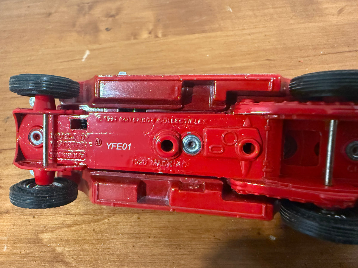 Matchbox Models of Yesteryear Fire Engine Diecast Mack AC Truck