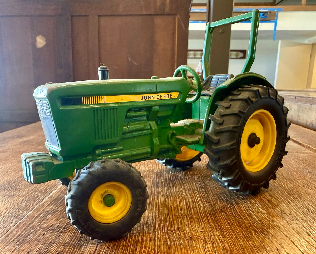Vintage ERTL John Deere 950 Compact Utility Tractor 1/16 Scale Die-Cast Toy Replica