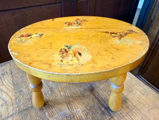 • Vintage Western Cowboy Painted Wooden Footstool – Rustic Farmhouse Accent Riser & Plant Stand