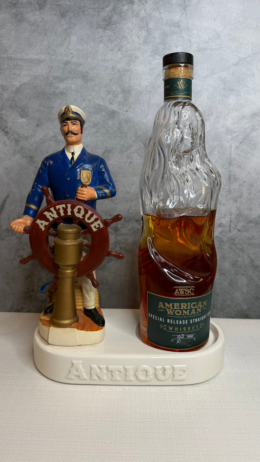 Chicago Bourbon Co. bottle holder