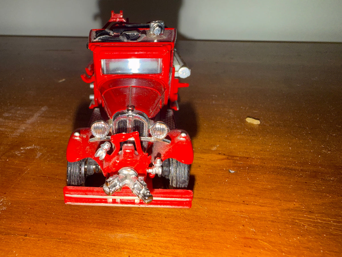 Matchbox Models of Yesteryear Fire Engine Diecast Ford Model AA Truck