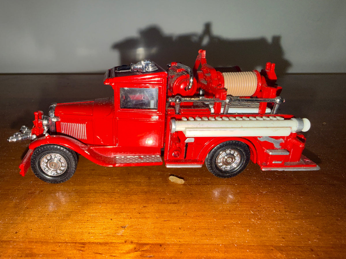 Matchbox Models of Yesteryear Fire Engine Diecast Ford Model AA Truck
