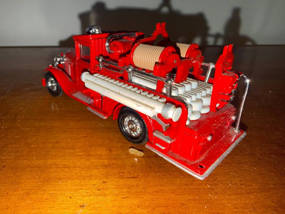 Matchbox Models of Yesteryear Fire Engine Diecast Ford Model AA Truck