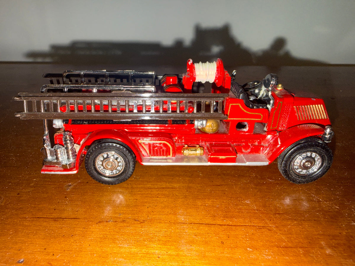 Matchbox Models of Yesteryear Fire Engine Diecast Mack AC Truck