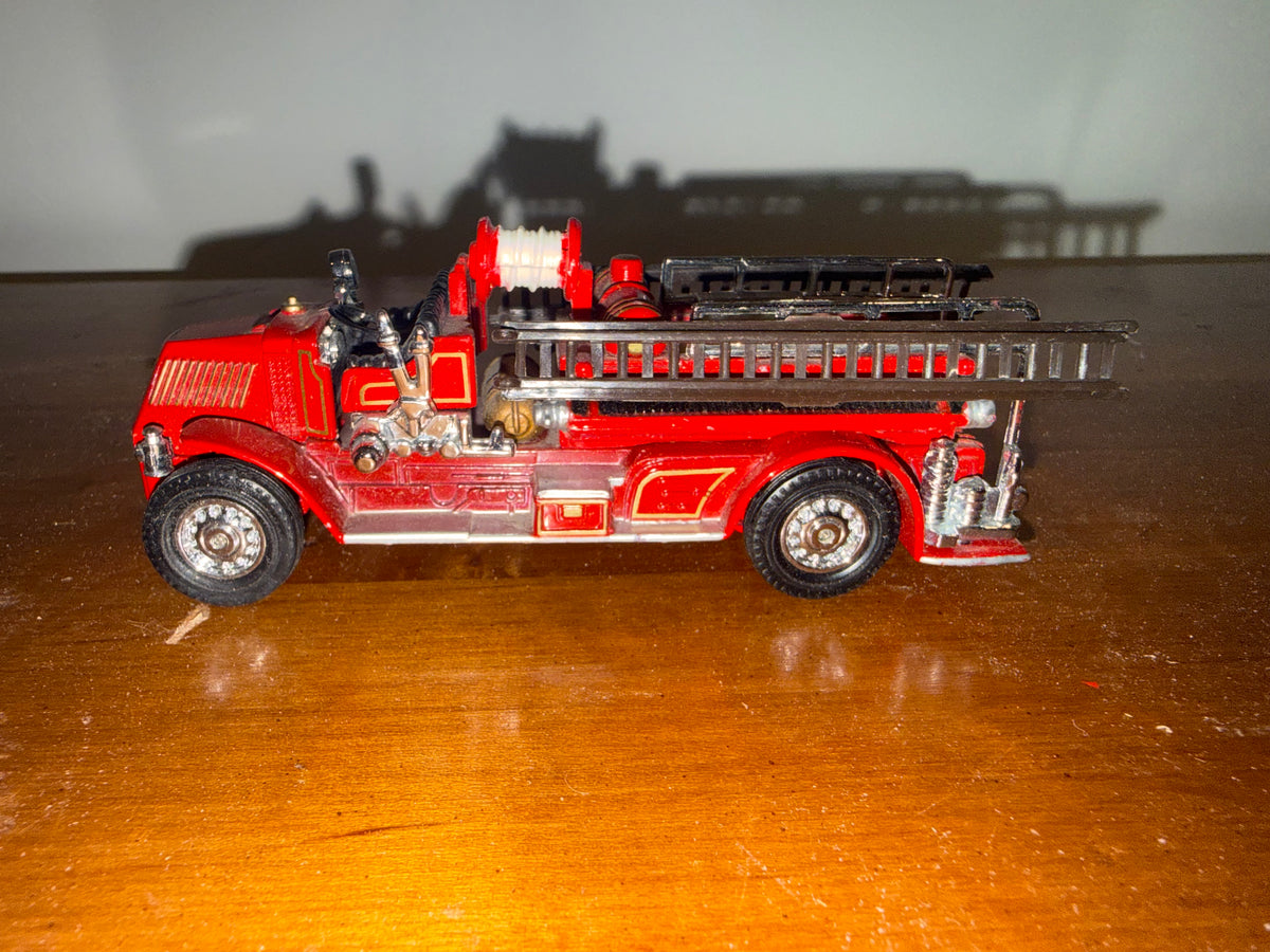 Matchbox Models of Yesteryear Fire Engine Diecast Mack AC Truck