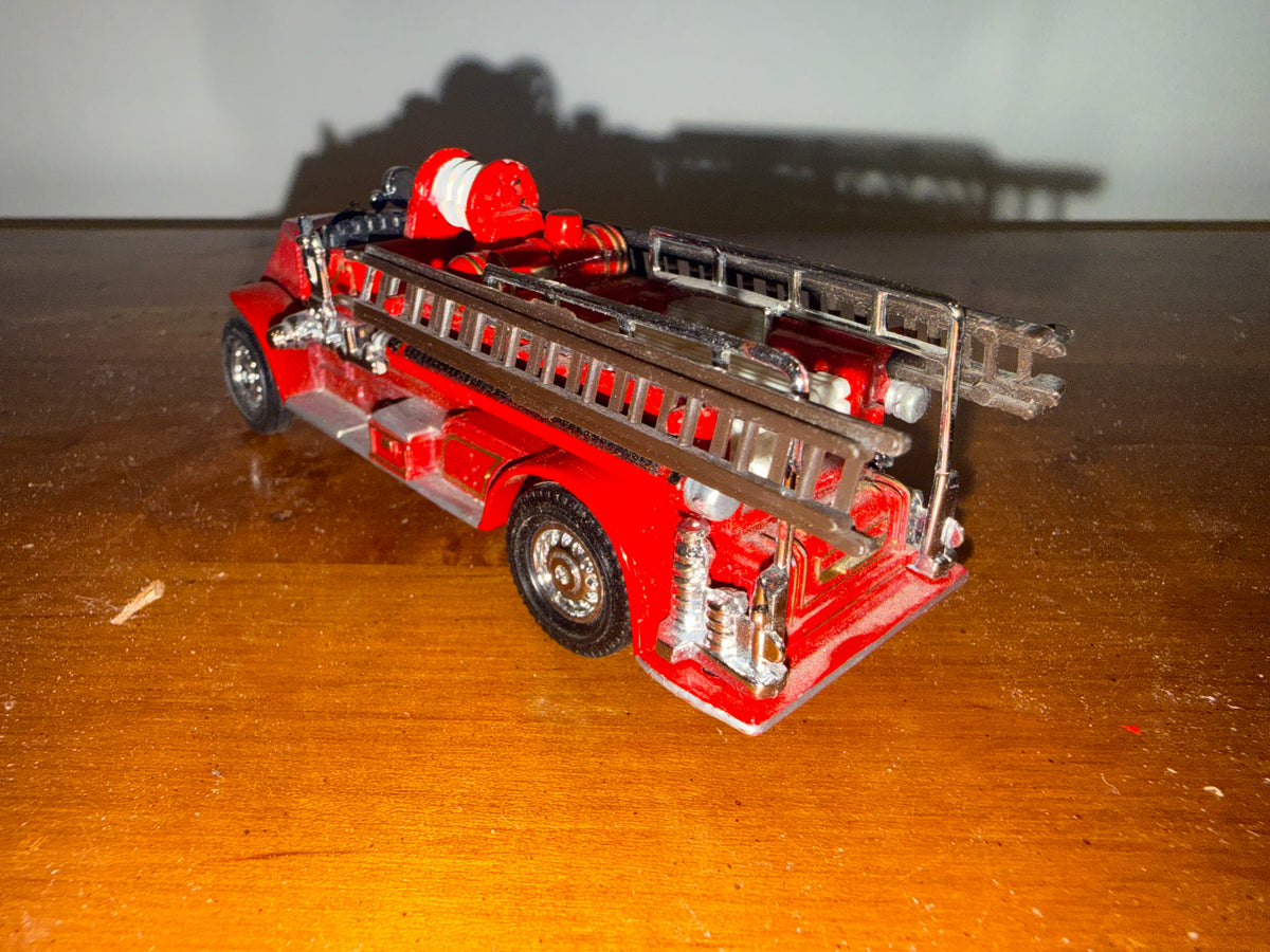Matchbox Models of Yesteryear Fire Engine Diecast Mack AC Truck