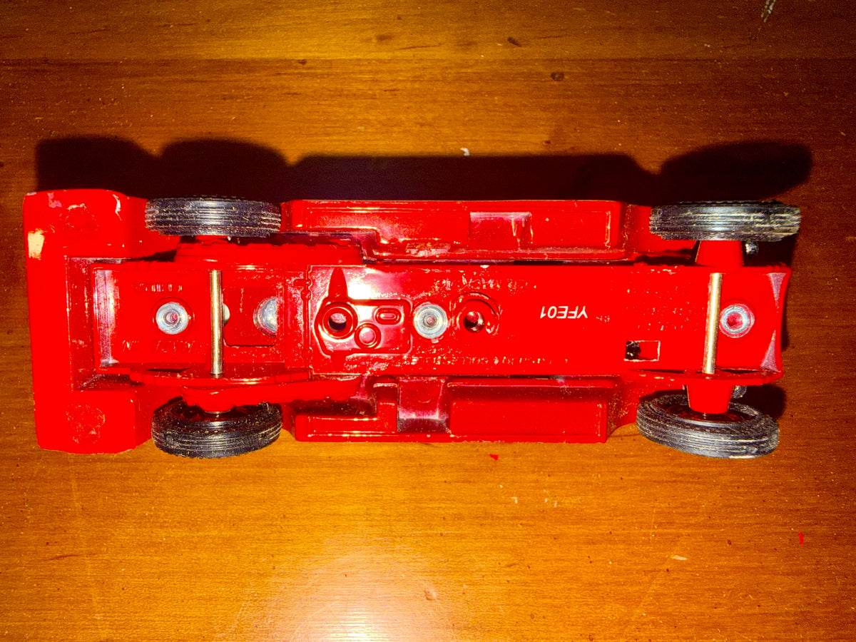 Matchbox Models of Yesteryear Fire Engine Diecast Mack AC Truck