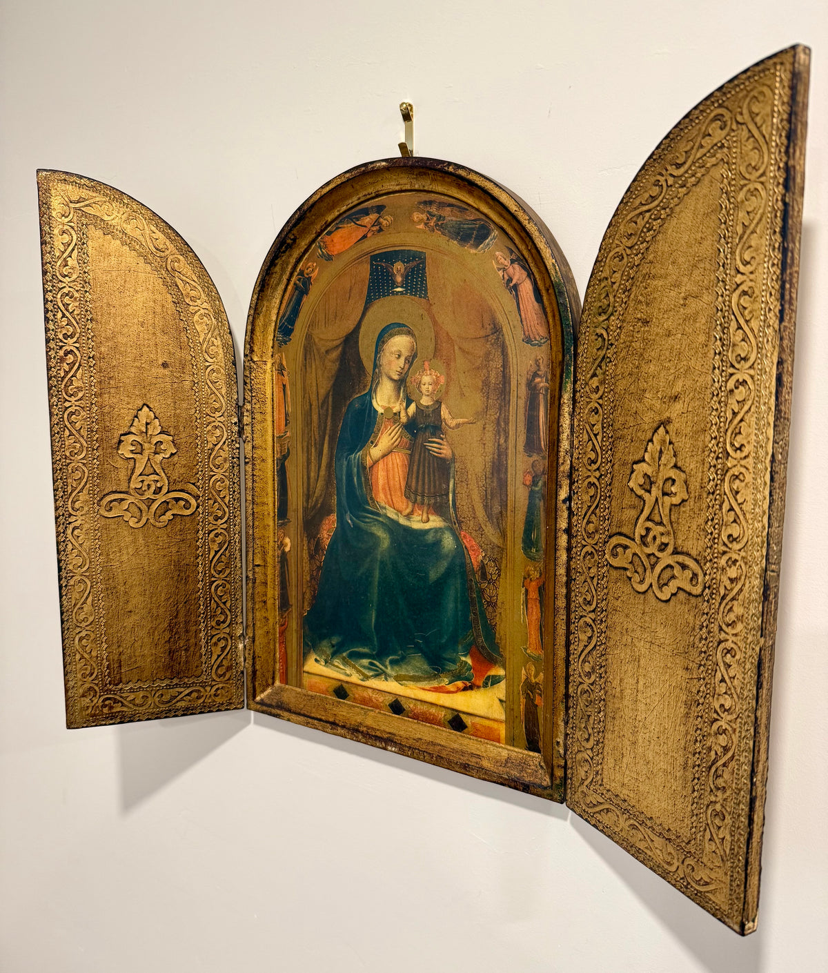 Vintage Florentine Gold Gilt Wooden Triptych – Fra Angelico Madonna and Child Altar Shrine
