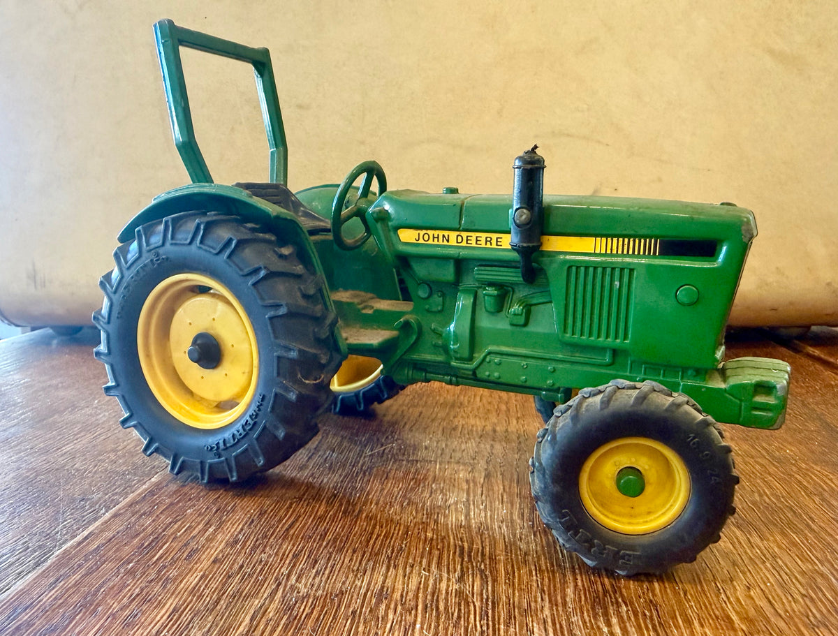 Vintage ERTL John Deere 950 Compact Utility Tractor 1/16 Scale Die-Cast Toy Replica