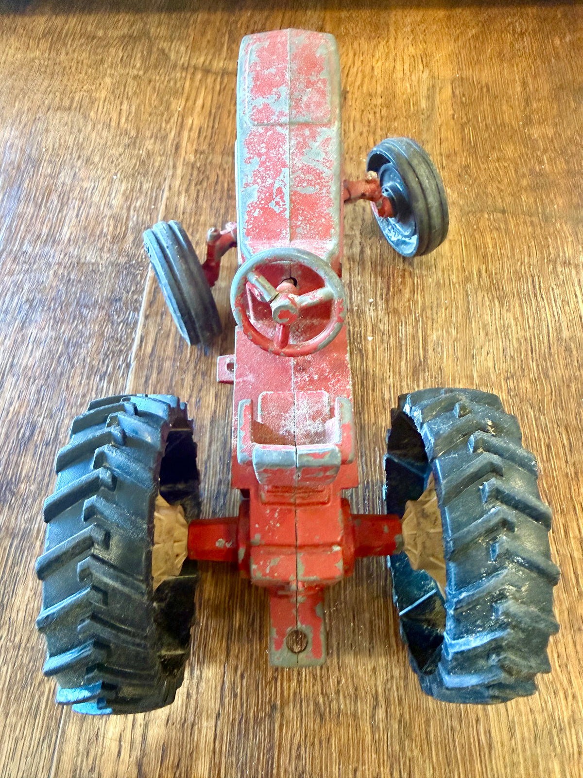 Vintage ERTL International Harvester 1/16 Scale Die-Cast Toy Tractor