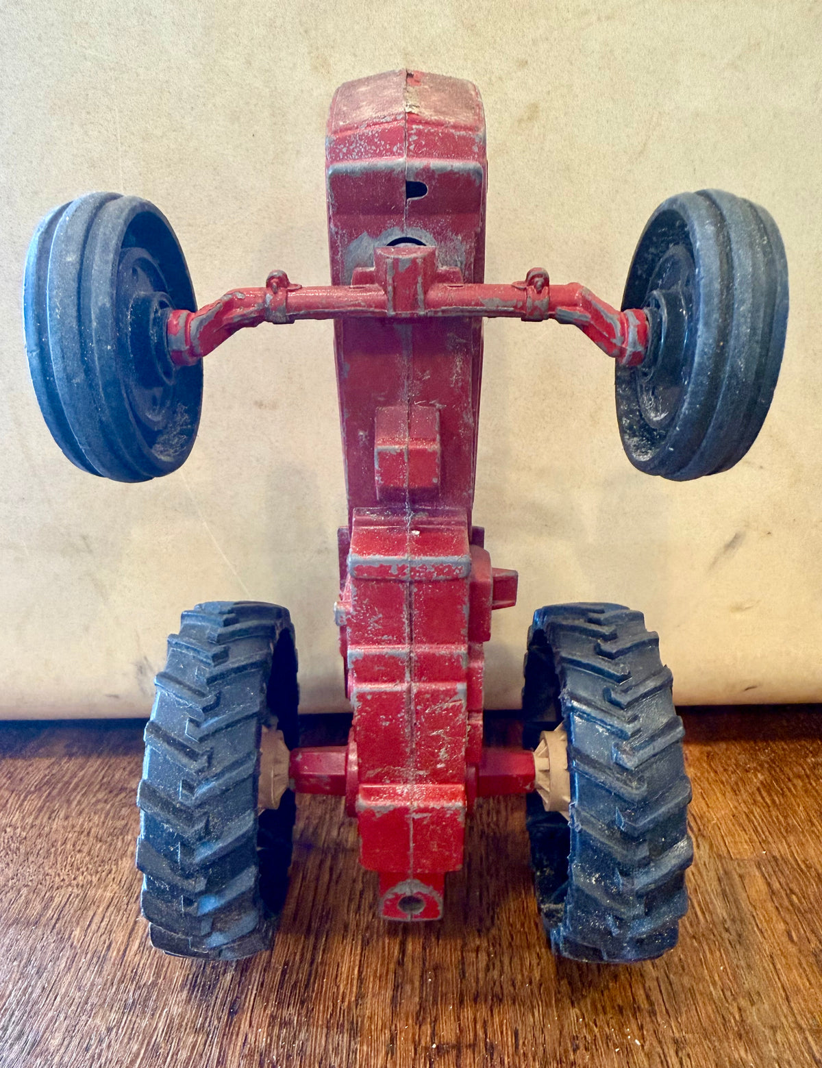 Vintage ERTL International Harvester 1/16 Scale Die-Cast Toy Tractor