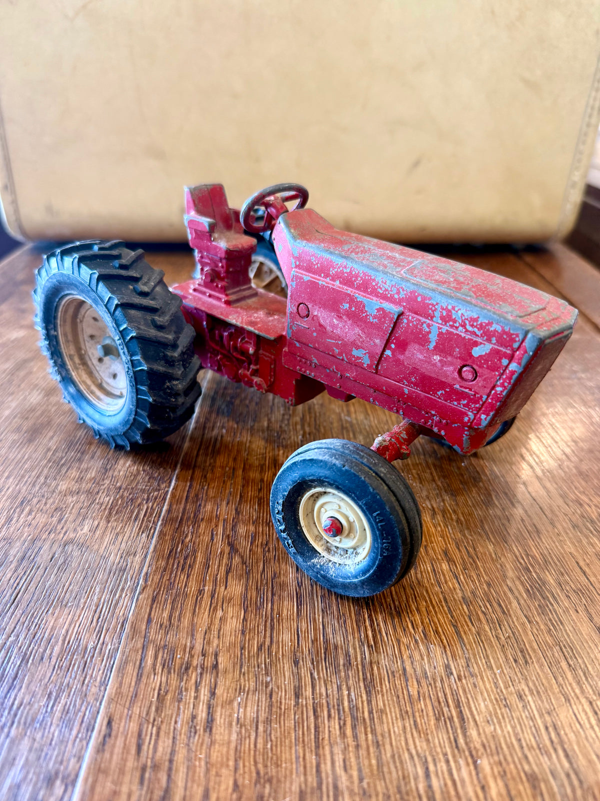 Vintage ERTL International Harvester 1/16 Scale Die-Cast Toy Tractor