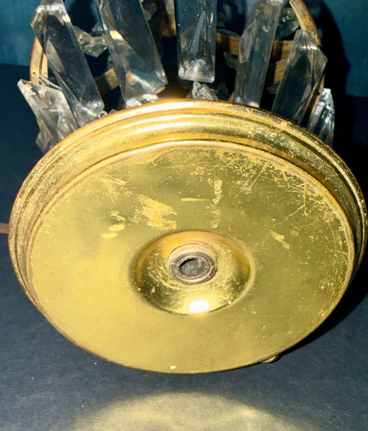 Vintage Hollywood Regency Brass and Crystal Basket Boudoir Table Lamp – Mid-Century French Empire Style