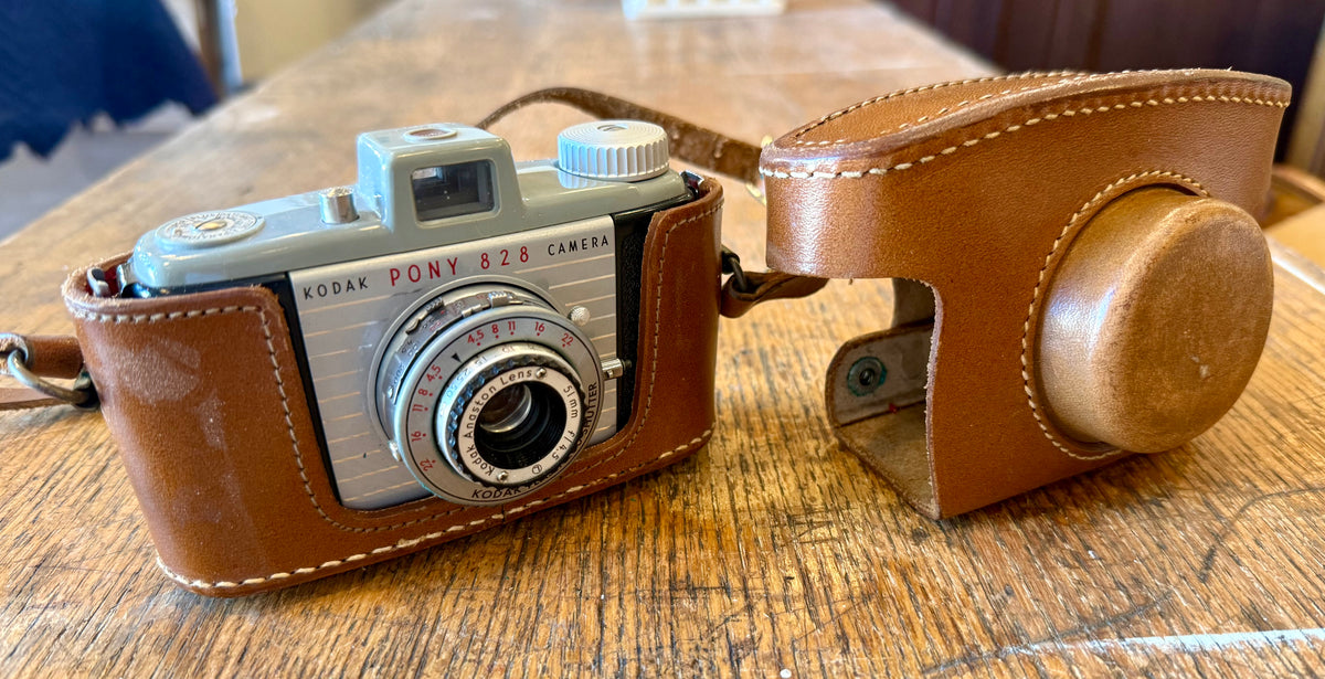 Vintage 1950s Kodak Pony 828 Film Camera – Mid-Century Modern Bakelite Display Collectible