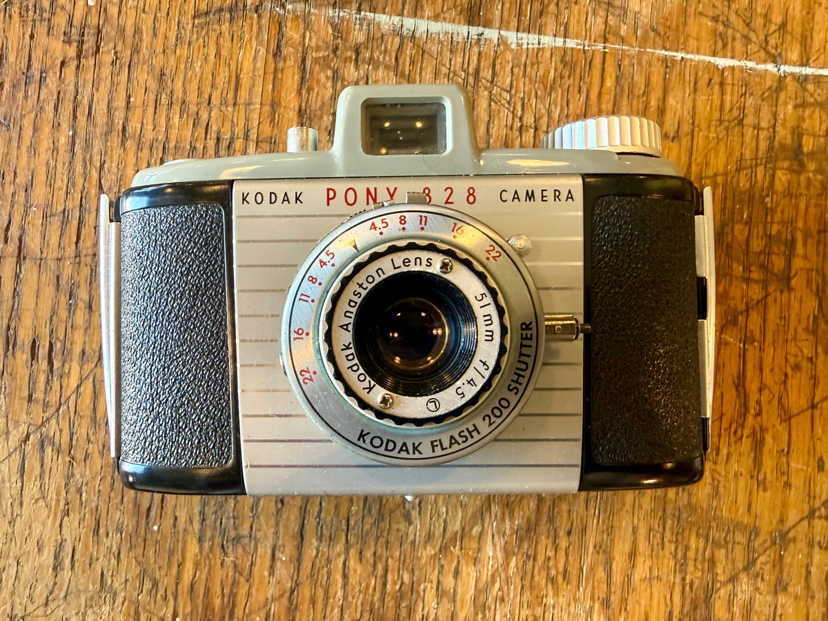 Vintage 1950s Kodak Pony 828 Film Camera – Mid-Century Modern Bakelite Display Collectible
