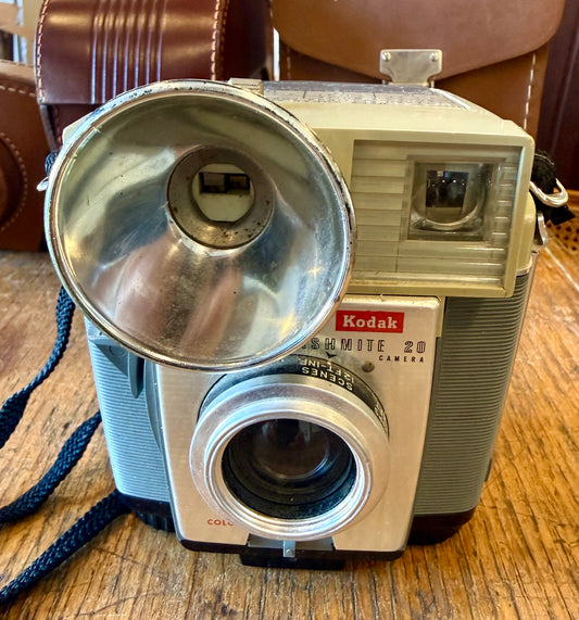 Vintage 1960's Kodak Brownie Flashmite 20 Camera with Integrated Flash Reflector Dish