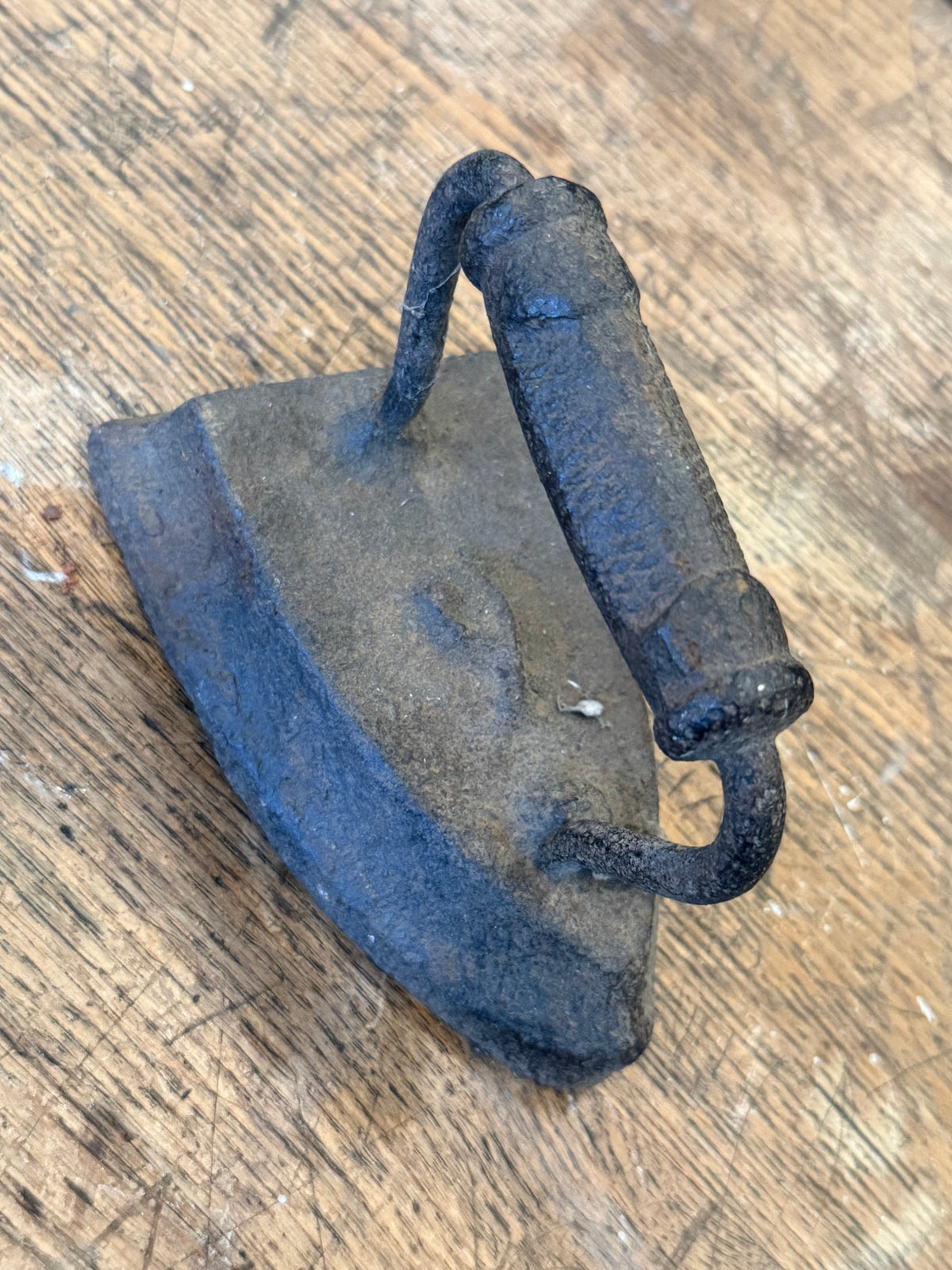 • Antique 1890s Cast Iron Sad Iron No. 6 - Solid Metal Loop Handle Clothes Press