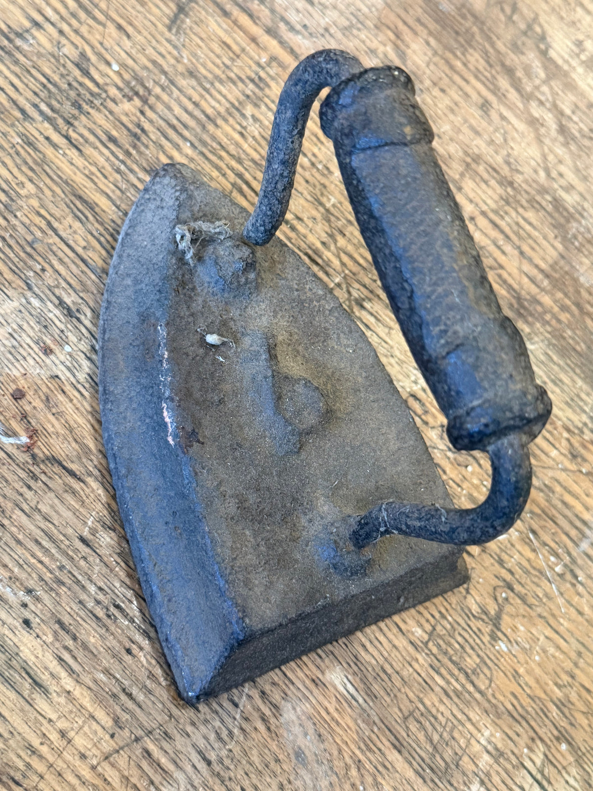 • Antique 1890s Cast Iron Sad Iron No. 6 - Solid Metal Loop Handle Clothes Press