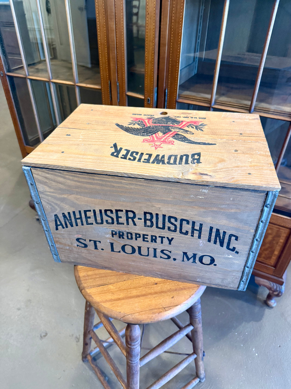 Vintage Anheuser-Busch Wooden Beer Crate with Reversible Checkerboard Lid - Budweiser St. Louis MO