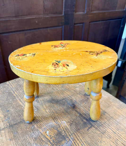 • Vintage Western Cowboy Painted Wooden Footstool – Rustic Farmhouse Accent Riser & Plant Stand