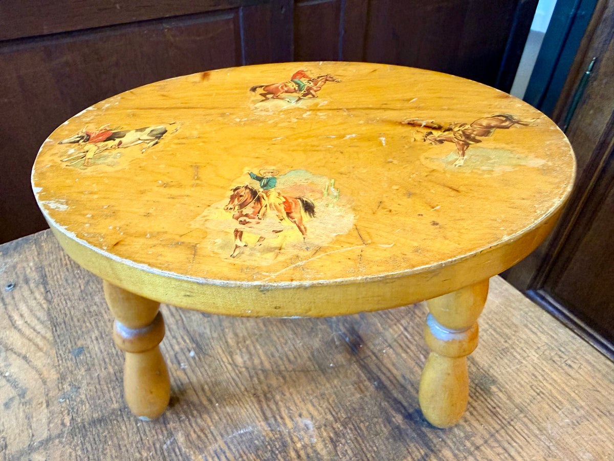 • Vintage Western Cowboy Painted Wooden Footstool – Rustic Farmhouse Accent Riser & Plant Stand