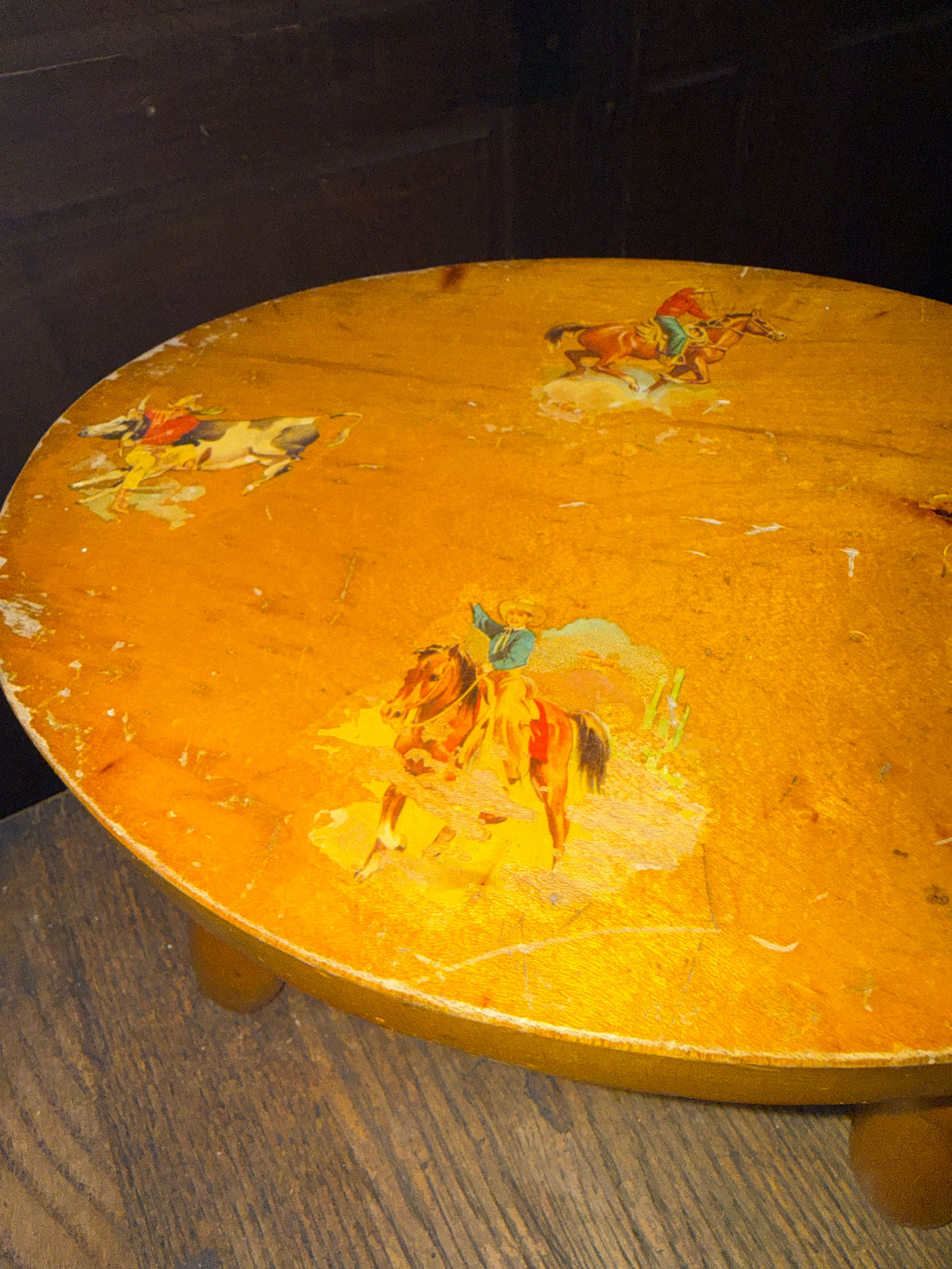 • Vintage Western Cowboy Painted Wooden Footstool – Rustic Farmhouse Accent Riser & Plant Stand