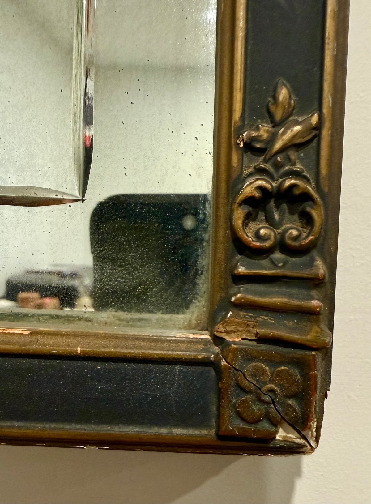 Antique 1920s Art Deco Arched Wall Mirror – Ebonized Black & Gold Gesso Frame with Wheel-Etched Floral Glass Accent